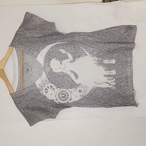 Litographs Cinder V-neck Tshirt‎ size L